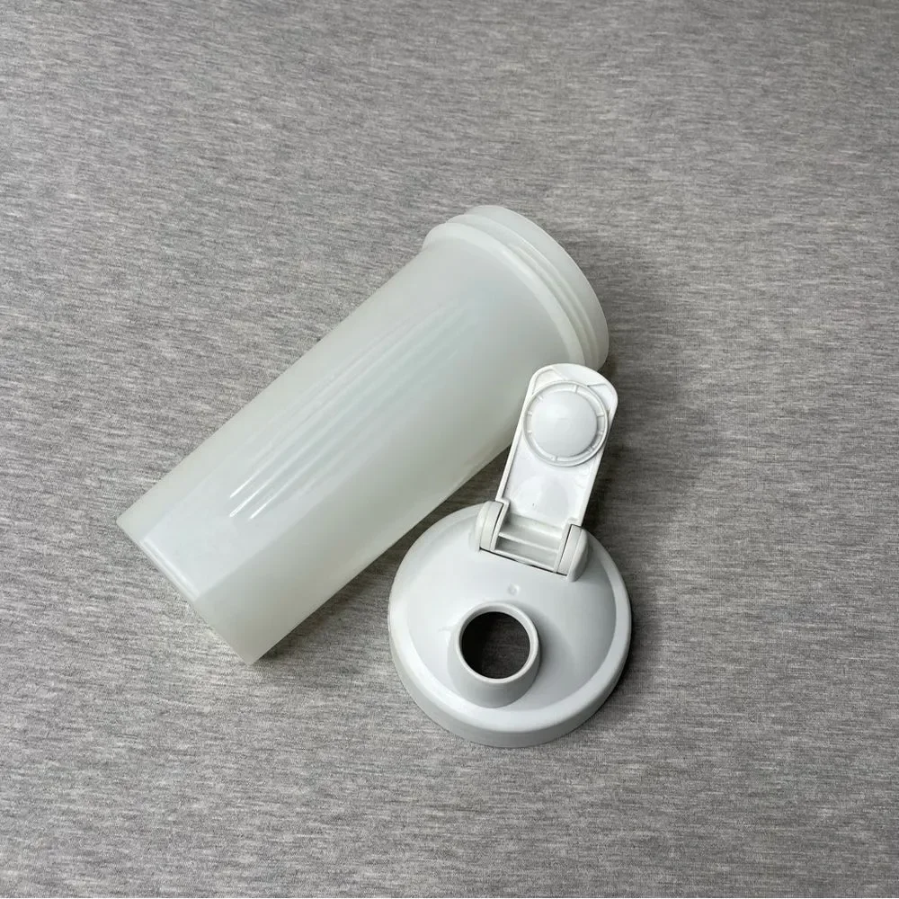 BlenderBottle Classic V2 28 Oz Shaker Bottle